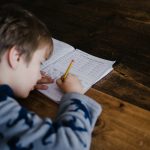 10 señales de que tu hijo necesita ayuda en el colegio